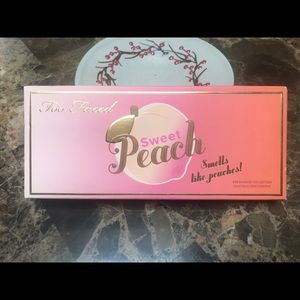 Too faced Sweet Peach pallet